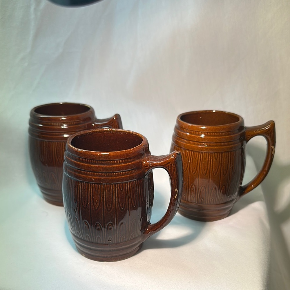 Warm Brown Ribbed Ceramic Dining Mugs